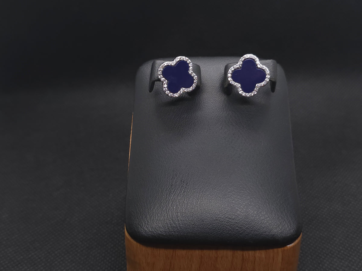 Midnight Clover Stud
